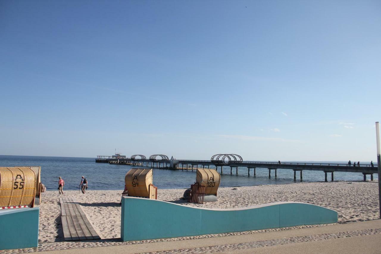Strandlaeufer Im Kirschgarten Kellenhusen Esterno foto