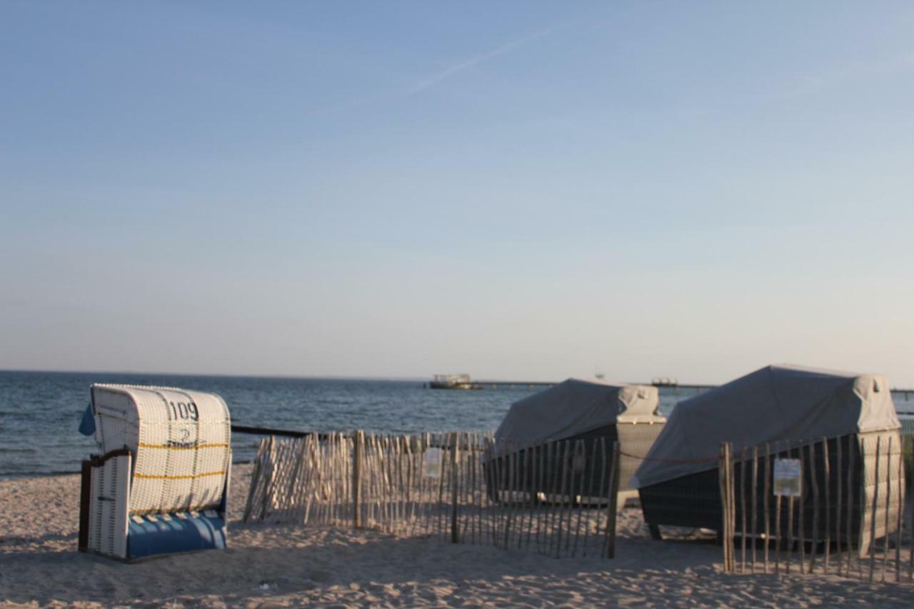 Strandlaeufer Im Kirschgarten Kellenhusen Esterno foto