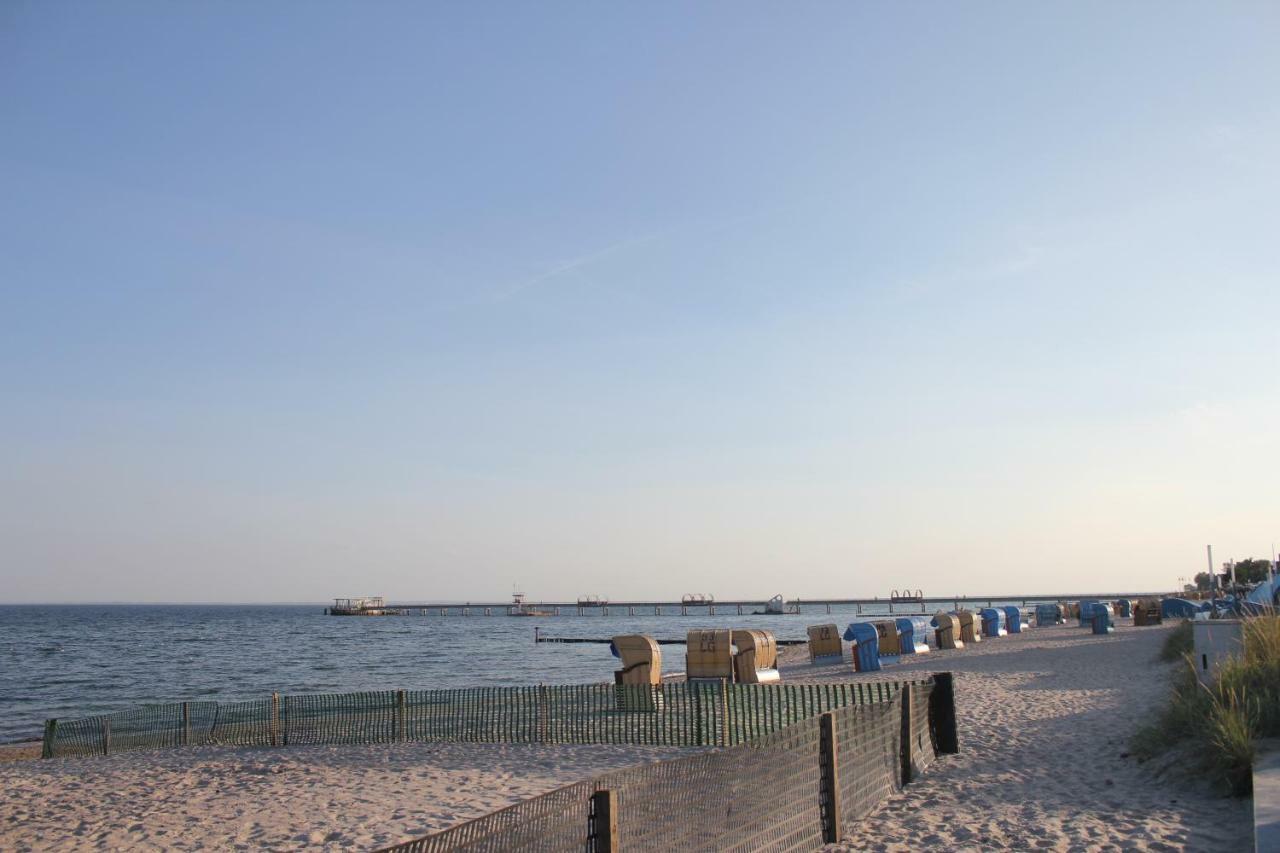 Strandlaeufer Im Kirschgarten Kellenhusen Esterno foto