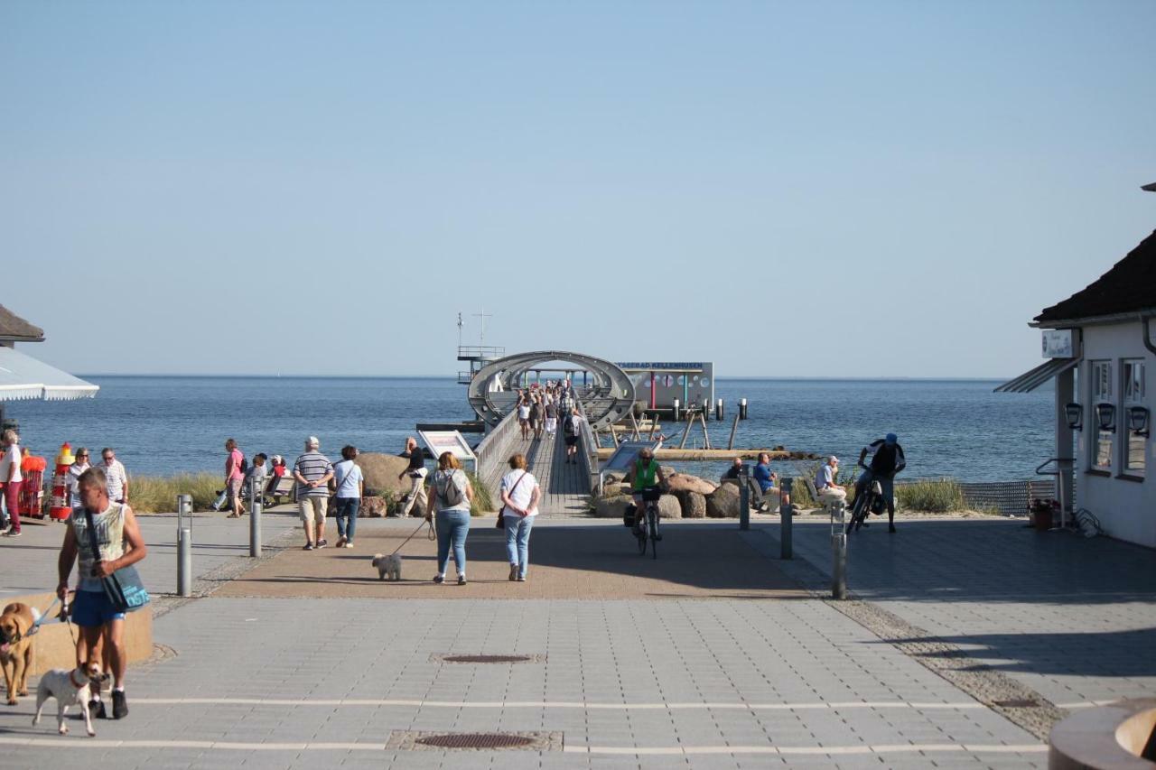 Strandlaeufer Im Kirschgarten Kellenhusen Esterno foto